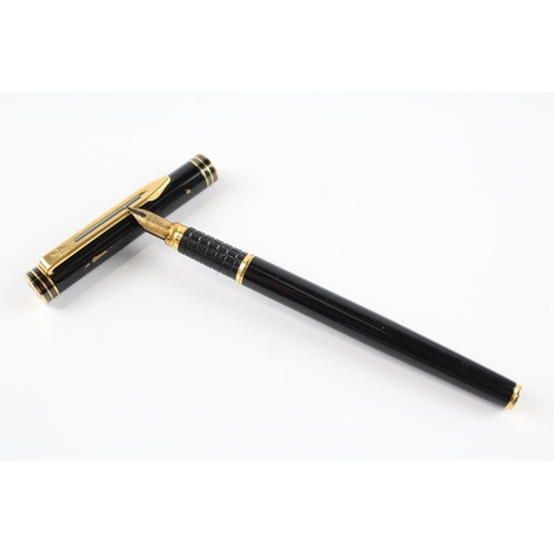 435 - Vintage WATERMAN Exclusive Black Lacquer Fountain Pen w/ 18ct Gold Nib WRITING