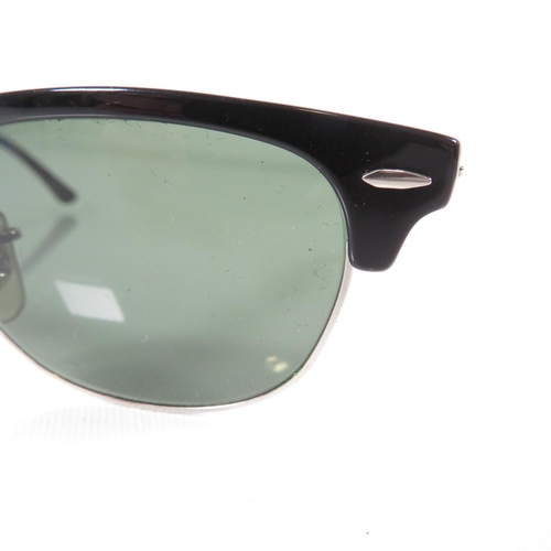 330 - 4x Pairs Ray Ban Sunglasses all etched RB on lens