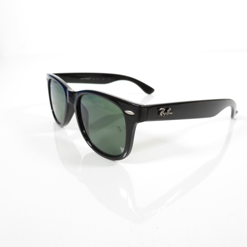 350 - 5x Pairs Ray Ban Sunglasses some etched RB some etched BL