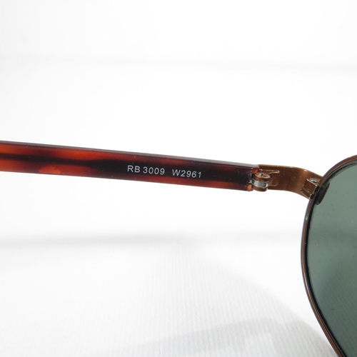 358 - 4x Pairs Ray Ban Sunglasses    2x etched BL