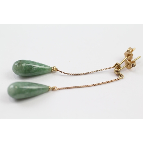 100 - 9ct gold tear drop jade drop earrings (2.4g)