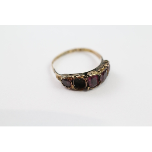 103 - 15ct gold purple garnet antique ring (1.7g) Size  L  AS SEEN