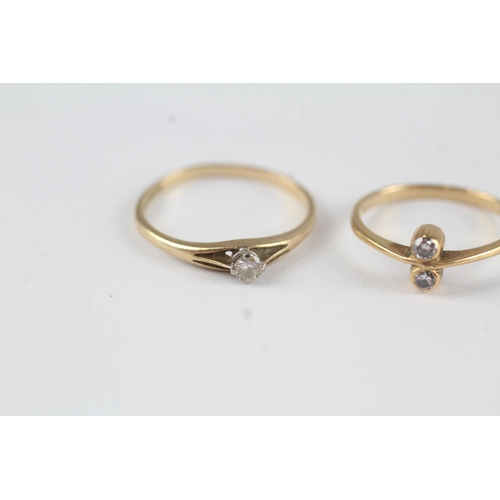 124 - 2x 9ct gold diamond rings (2.6g) Size  I + L