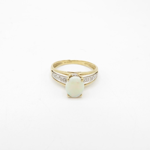 16 - 9ct gold opal & diamond solitaire ring (3g) Size  S