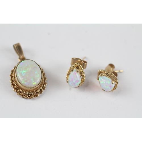 49 - 2x 9ct gold vintage opal pendant & earrings set (2.3g)