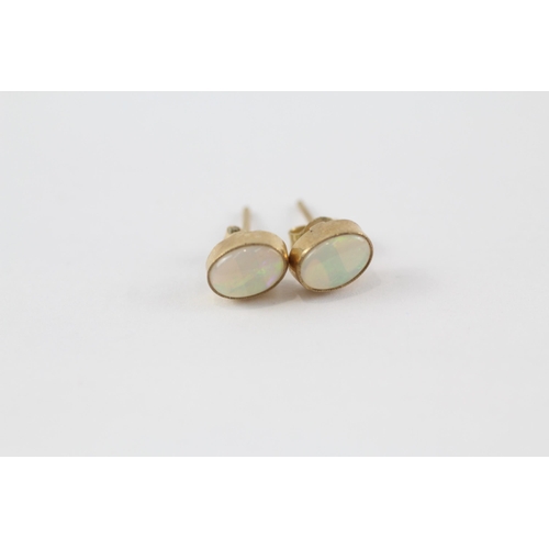 57 - 3 x 9ct gold vintage opal set stud earrings (2.6g)