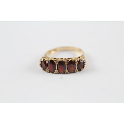 64 - 9ct gold antique garnet five stone ring (4g) Size  N 1/2