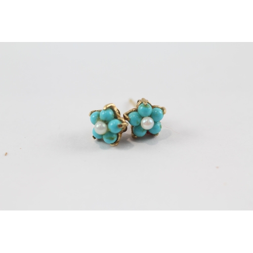 80 - 2 x 9ct gold turquoise, cultured pearl and sapphire set stud earrings (2.6g)