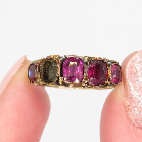 103 - 15ct gold purple garnet antique ring (1.7g) Size  L  AS SEEN