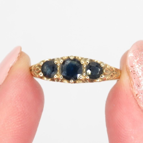 105 - 9ct gold antique sapphire three stone ring (2g) Size  P