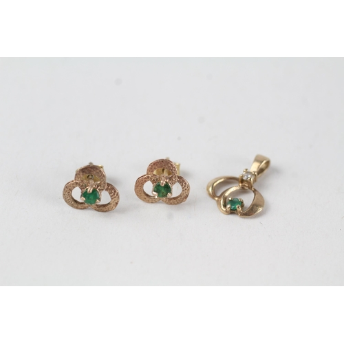 104 - 2 x 9ct gold diamond & emerald pendant & stud earrings (1.4g)