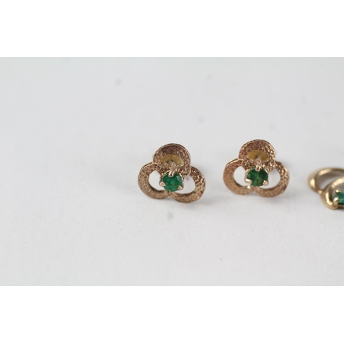 104 - 2 x 9ct gold diamond & emerald pendant & stud earrings (1.4g)