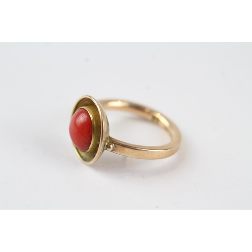 139 - 9ct gold coral halo ring (4.1g) Size  K+1/2