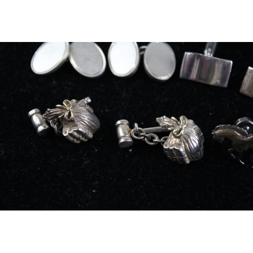 171 - A collection of silver gents accessories including cufflinks (58g)