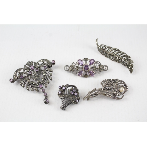 175 - Five silver marcasite brooches including gemstone (41g)