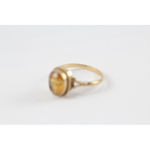 31 - 9ct gold citrine single stone ring (2g) Size  P+1/2