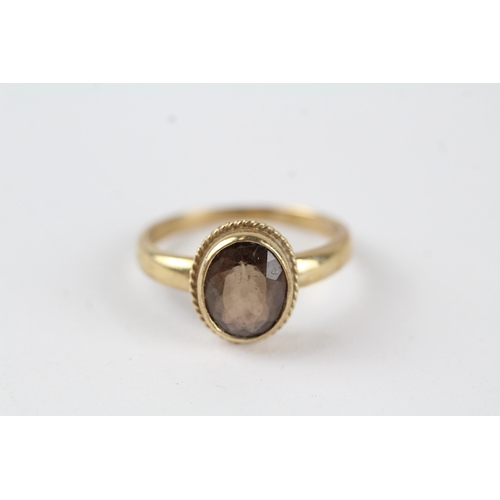 39 - 9ct gold smoky quartz single stone ring (3.5g) Size  S