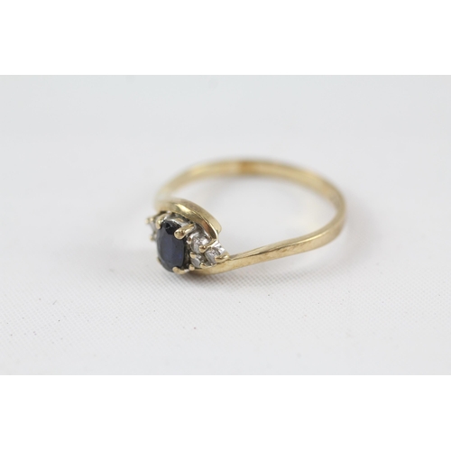 43 - 14ct gold diamond & sapphire trefoil ring (2.2g) Size  R