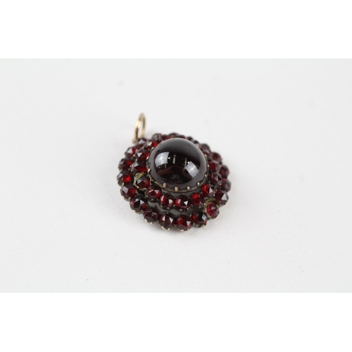 59 - 6ct gold Georgian foil back garnet cluster pendant (4.5g)