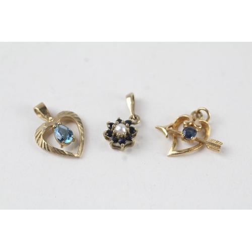 83 - 3 x 9ct gold gemstone pendants set with sapphire, cultured pearl & topaz (2.7g)