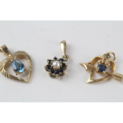 83 - 3 x 9ct gold gemstone pendants set with sapphire, cultured pearl & topaz (2.7g)