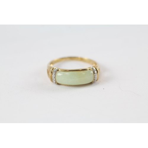 93 - 9ct gold vintage jade and diamond set dress ring (2.6g) Size  V