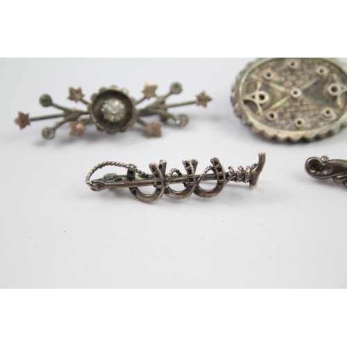 213 - A collection of antique sterling silver brooches including Victorian (19g)