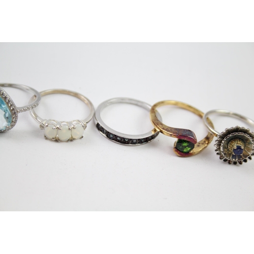 220 - A collection of sterling silver gemstone rings including diamond (26g)