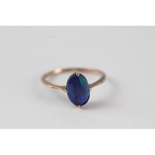 115 - 7ct gold opal doublet dress ring (1.6g)