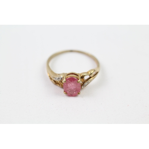 133 - 9ct gold vintage ruby & diamond ring (2.1g)