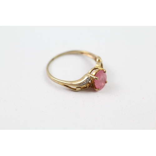 133 - 9ct gold vintage ruby & diamond ring (2.1g)