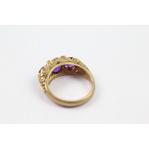 148 - 9ct gold antique amethyst three stone ring (4.9g) Size  M 1/2