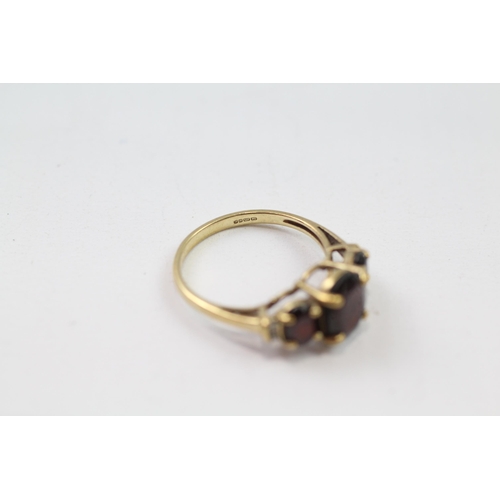 17 - 9ct gold garnet & diamond dress ring (2.6g) Size  N