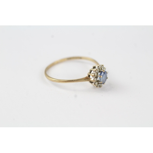 2 - 9ct gold vintage sapphire and diamond set cluster ring (1.4g) Size  T