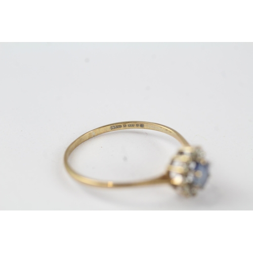 2 - 9ct gold vintage sapphire and diamond set cluster ring (1.4g) Size  T