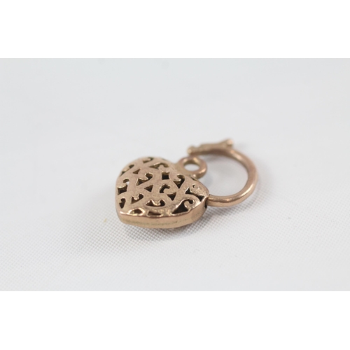 3 - 9ct gold antique openwork heart padlock (2.7g)