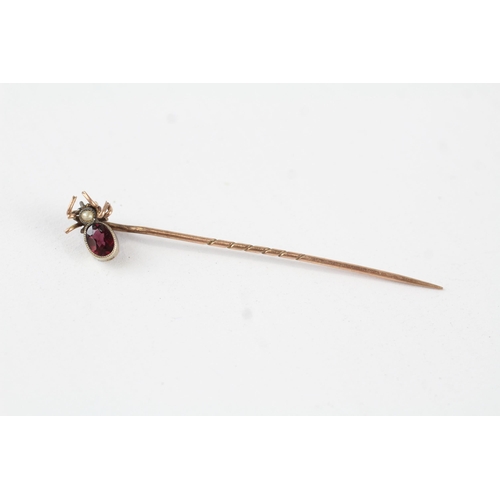 31 - 9ct gold Victorian garnet & seed pearl spider tie pin (1.1g)