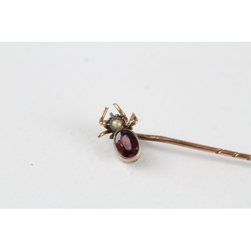 31 - 9ct gold Victorian garnet & seed pearl spider tie pin (1.1g)