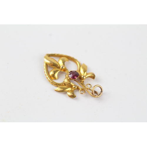 46 - 9ct gold antique garnet pendant (0.8g)