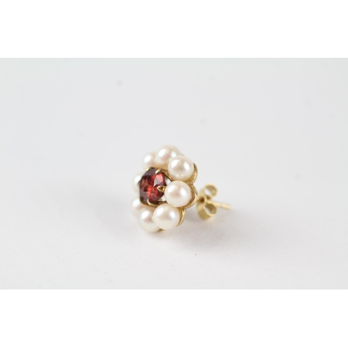 49 - 9ct gold garnet & cultured pearl stud earrings (4.1g)