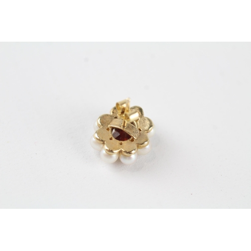 49 - 9ct gold garnet & cultured pearl stud earrings (4.1g)