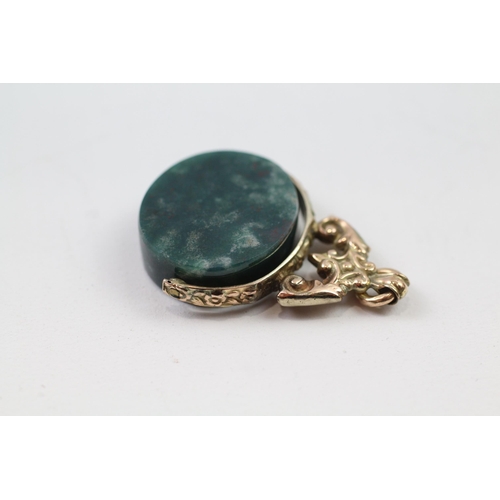 61 - 9ct gold antique bloodstone fob (9.5g)