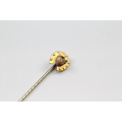 78 - 9ct gold fox head & horseshoe stick pin with base pin (0.9g)