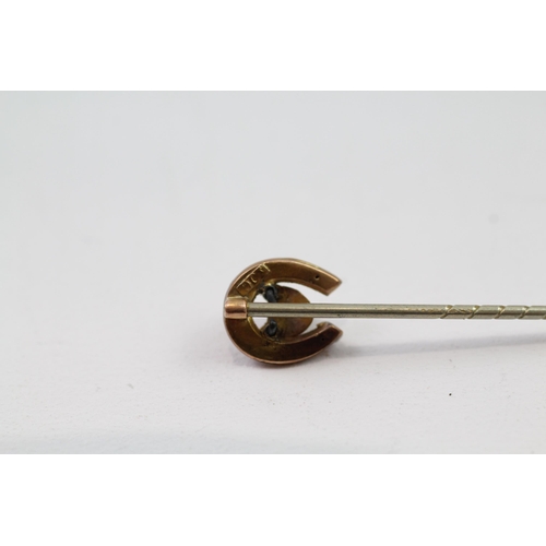 78 - 9ct gold fox head & horseshoe stick pin with base pin (0.9g)