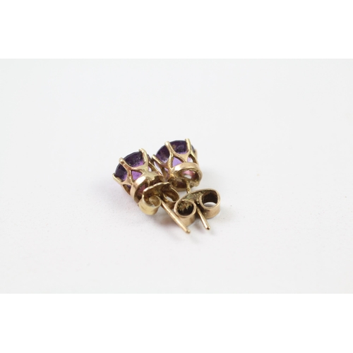 84 - 9ct gold amethyst stud earrings (1.8g)