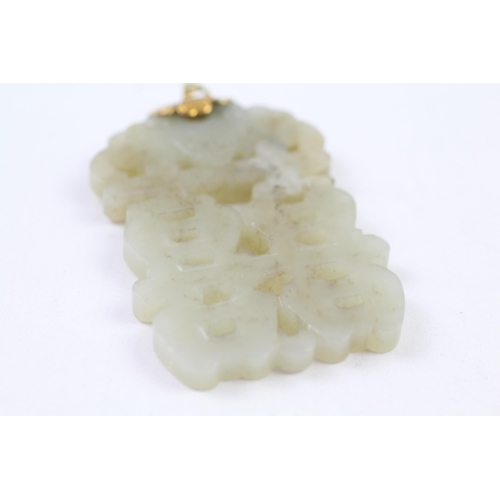 94 - 14ct gold nephrite Chinese wedding symbol pendant (26.2g)