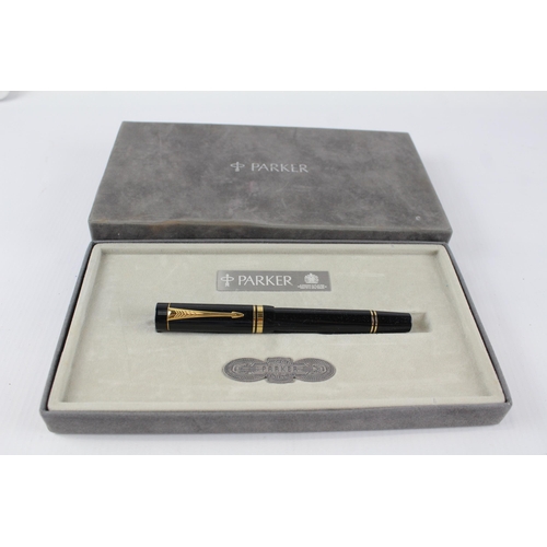 347 - PARKER Duofold Black Lacquer Fountain Pen w/ 18ct Gold Nib Original Box