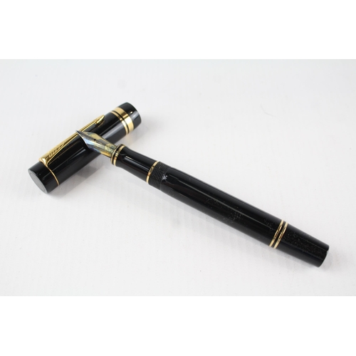 347 - PARKER Duofold Black Lacquer Fountain Pen w/ 18ct Gold Nib Original Box