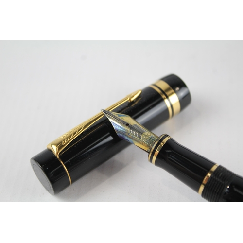 347 - PARKER Duofold Black Lacquer Fountain Pen w/ 18ct Gold Nib Original Box