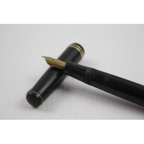 351 - Vintage PARKER Victory Black FOUNTAIN PEN w/ 14ct Gold Nib WRITING